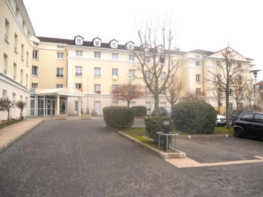 Cosy flat Apartamento Bussy-Saint-Georges Exterior foto